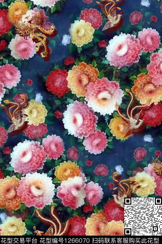 植物旗袍国画数码印花华亿平台下载（图片编号: 1266070） - 瓦栏（Walan）