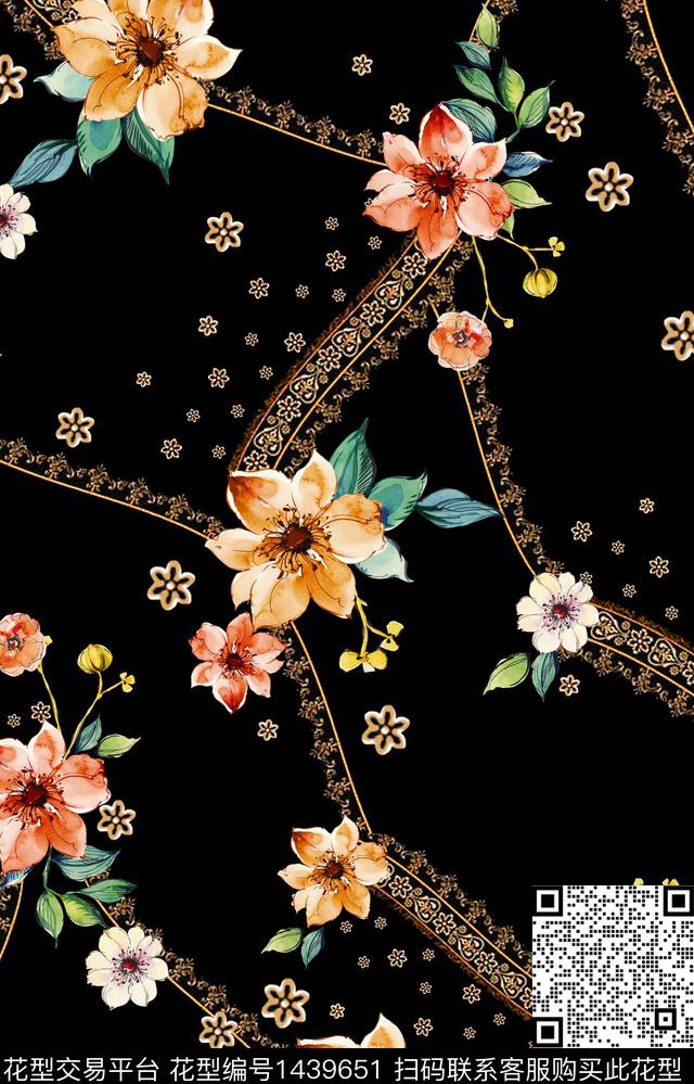 黑底花卉几何大牌风数码印花华亿平台下载（图片编号: 1439651） - 瓦栏（Walan）