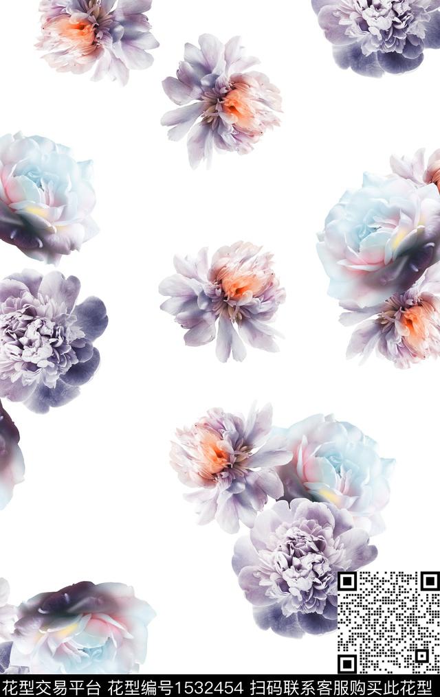 花卉白底花数码印花华亿平台下载（图片编号: 1532454） - 瓦栏（Walan）