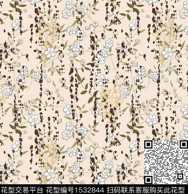 女装花卉连衣裙数码印花华亿平台下载（图片编号: 1532844） - 瓦栏（Walan）