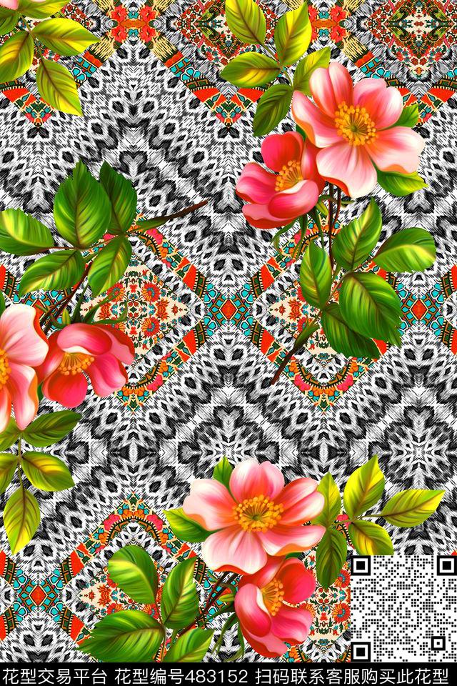 手绘花卉民族风对称花卉数码印花华亿平台下载（图片编号: 483152） - 瓦栏（Walan）