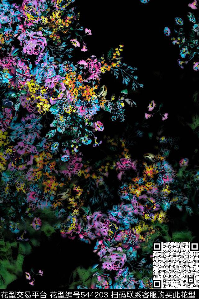 大牌黑背景花卉数码印花华亿平台下载（图片编号: 544203） - 瓦栏（Walan）