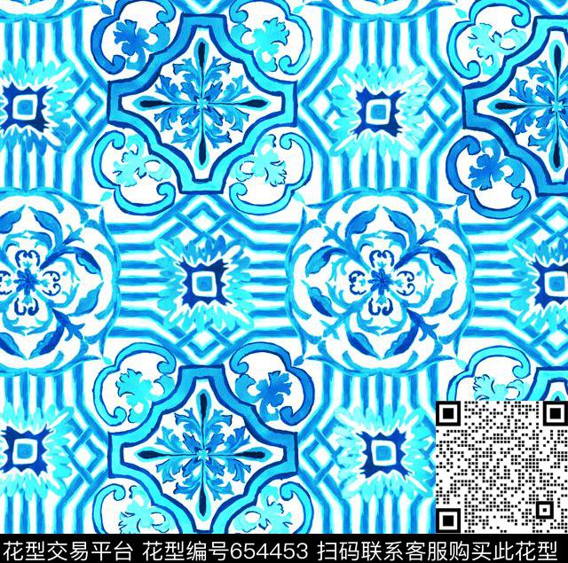 时尚大牌女装华亿平台时尚泳装民族风格传统印花华亿平台下载（图片编号: 654453） - 瓦栏（Walan）