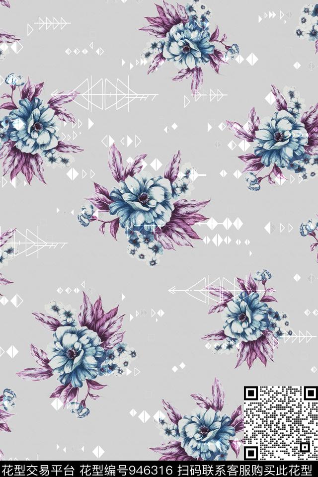 数码华亿平台年轻女性花卉数码印花华亿平台下载（图片编号: 946316） - 瓦栏（Walan）