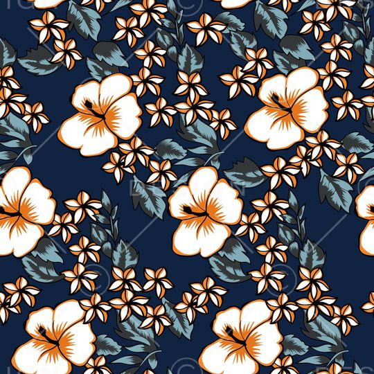 年轻女性印花华亿平台图片