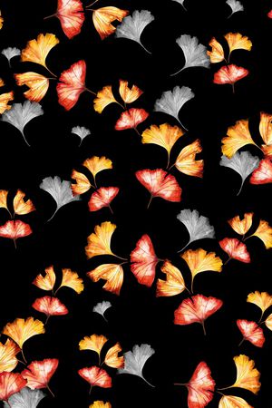 黑底花卉印花华亿平台图片