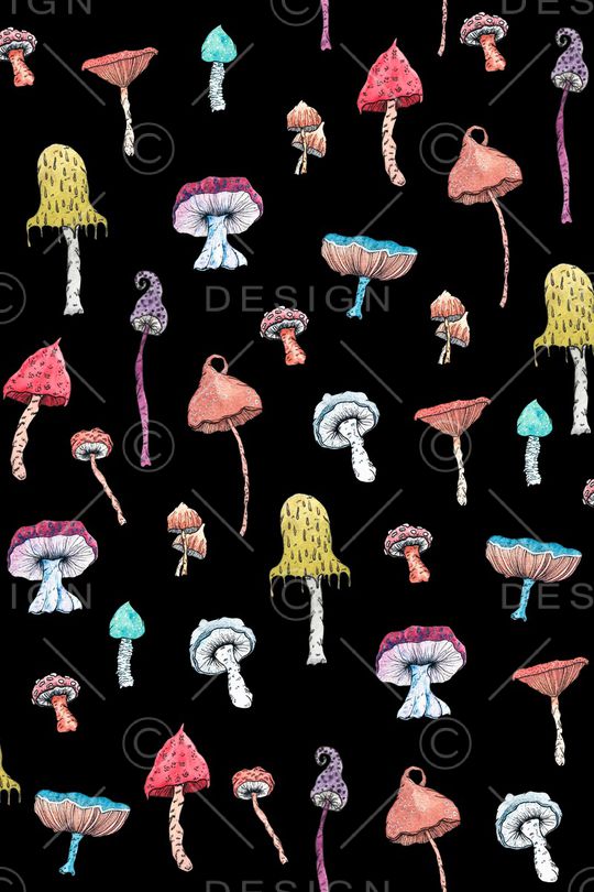 年轻女性印花华亿平台图片