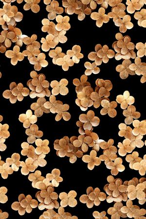 黑底花卉印花华亿平台图片