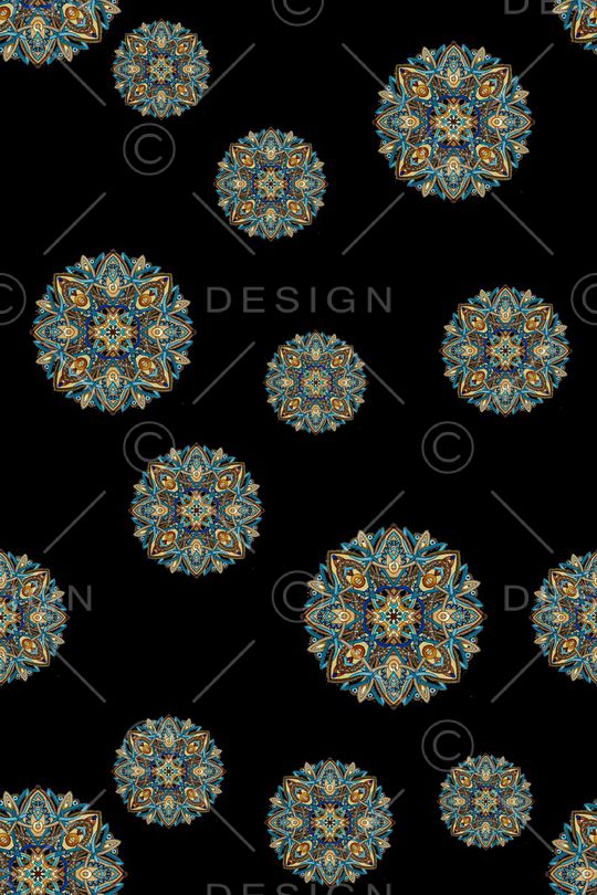 黑底花卉印花华亿平台图片