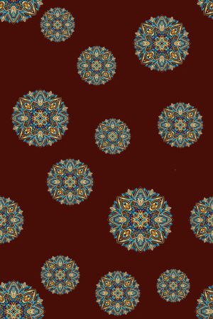 黑底花卉印花华亿平台图片