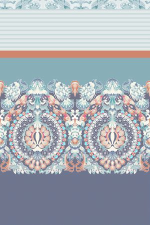 年轻女性印花华亿平台图片