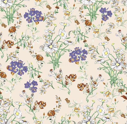 年轻女性印花华亿平台图片