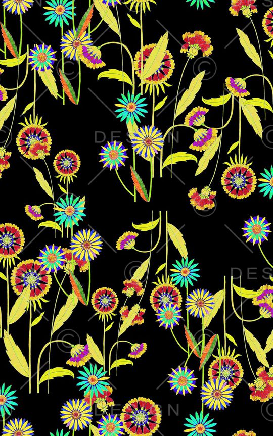 黑底花卉印花华亿平台图片