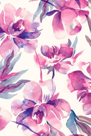 年轻女性印花华亿平台图片