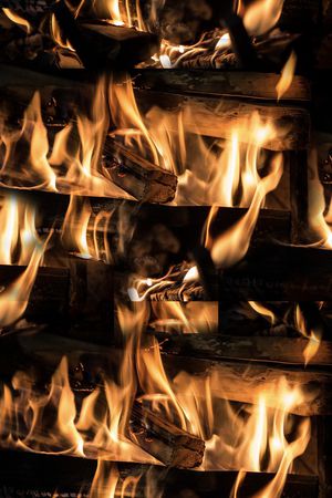 男装印花华亿平台图片