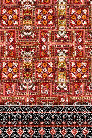 几何印花华亿平台图片