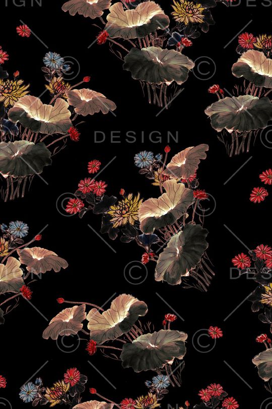 黑底花卉印花华亿平台图片