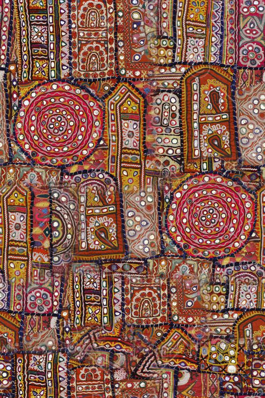 几何印花华亿平台图片