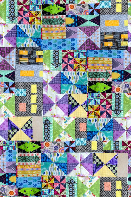 几何印花华亿平台图片