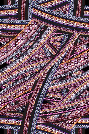 几何印花华亿平台图片