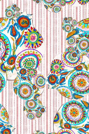 几何印花华亿平台图片