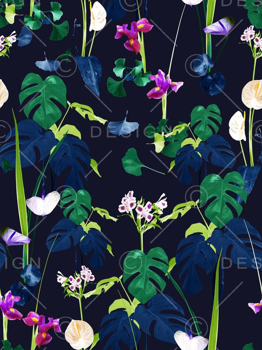 黑底花卉印花华亿平台图片