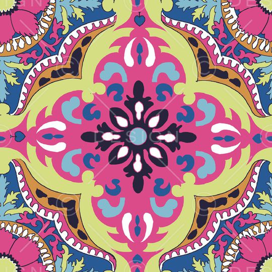 黑底花卉印花华亿平台图片