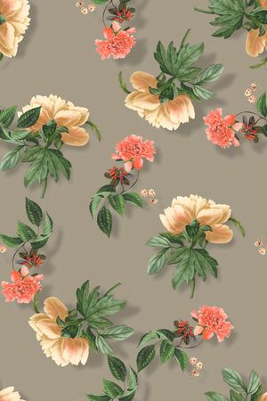 年轻女性印花华亿平台图片