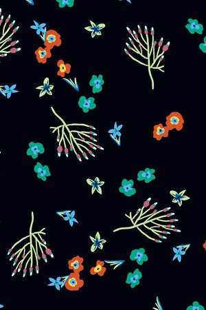 连衣裙印花华亿平台图片