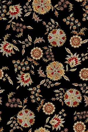 黑底花卉印花华亿平台图片