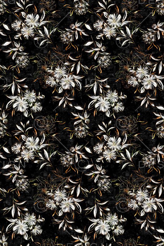 黑底花卉印花华亿平台图片