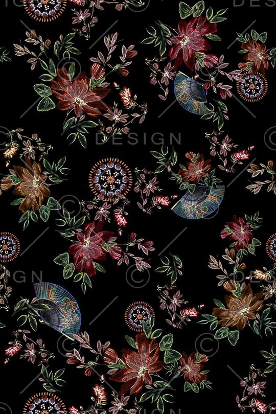 黑底花卉印花华亿平台图片