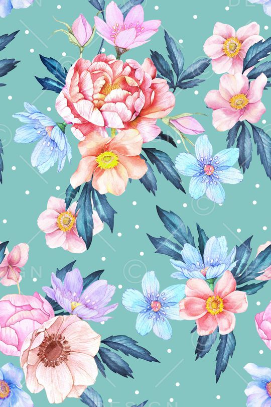 年轻女性印花华亿平台图片