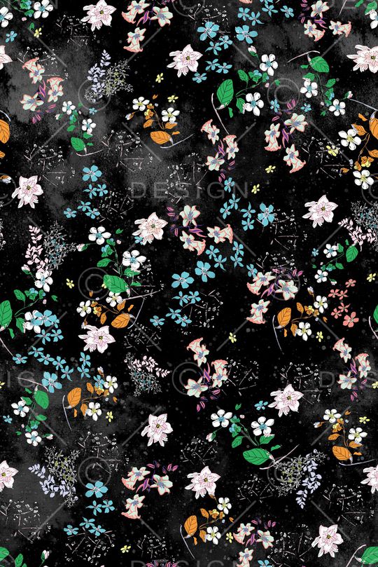 黑底花卉印花华亿平台图片