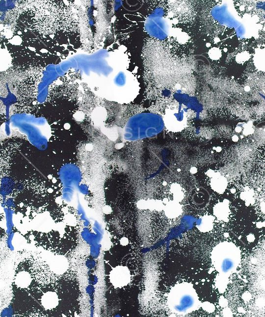 字母印花华亿平台图片