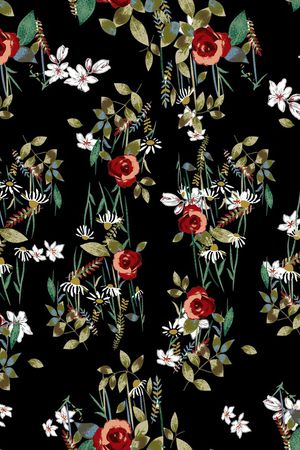 黑底花卉印花华亿平台图片