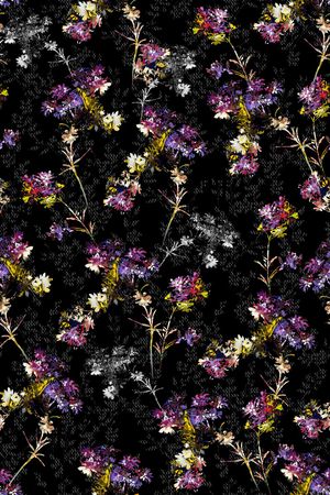 黑底花卉印花华亿平台图片