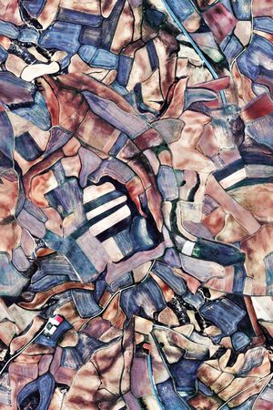 几何印花华亿平台图片