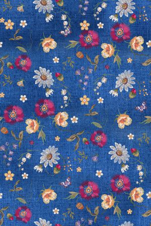 年轻女性印花华亿平台图片