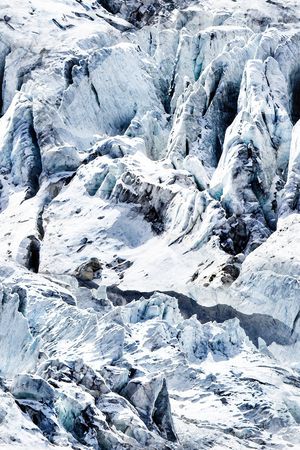 男装印花华亿平台图片