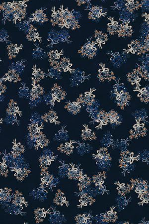 女装印花华亿平台图片