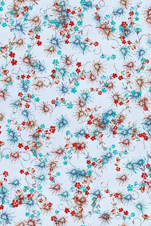 女装印花华亿平台图片