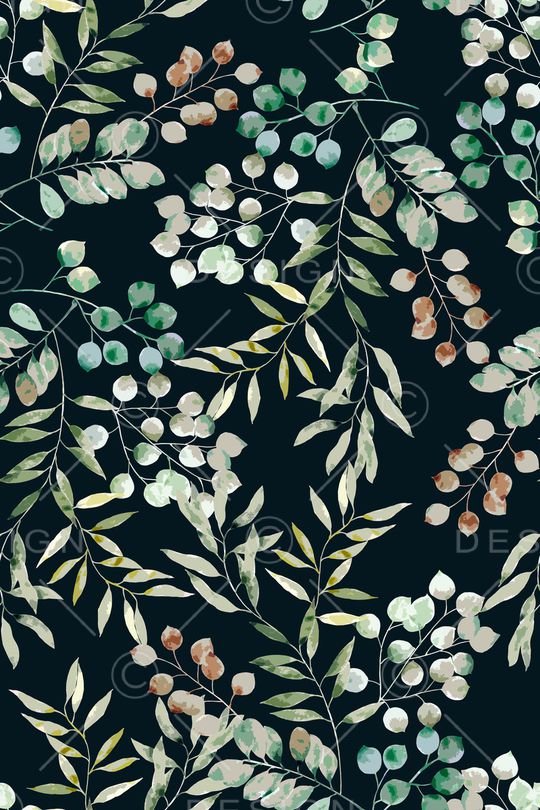 年轻女性印花华亿平台图片