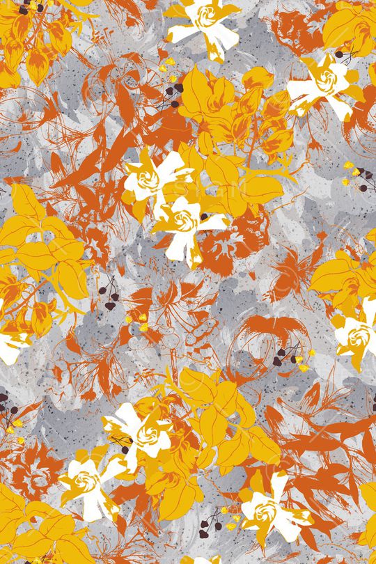 年轻女性印花华亿平台图片