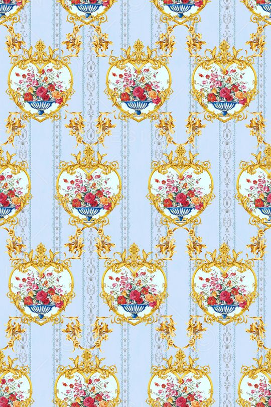 年轻女性印花华亿平台图片