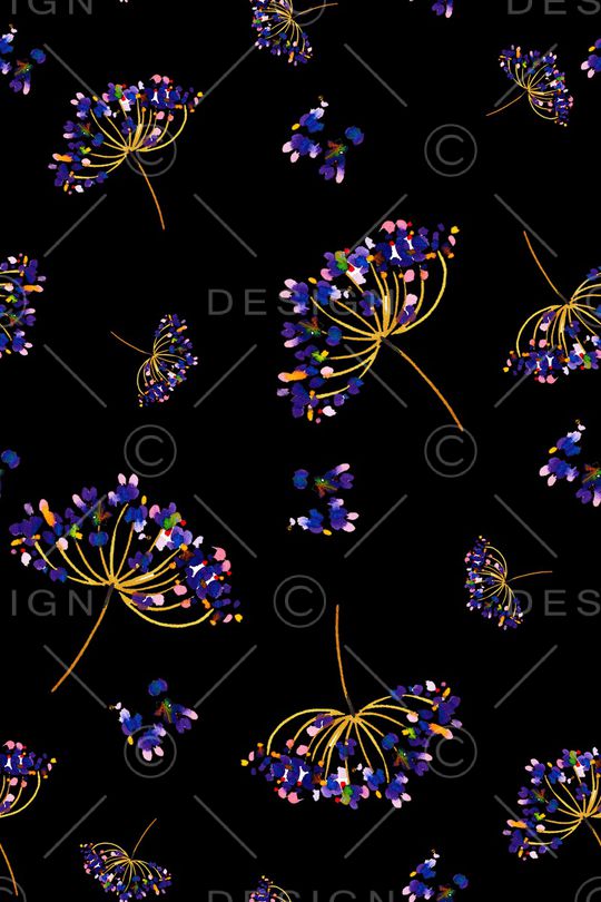 黑底花卉印花华亿平台图片