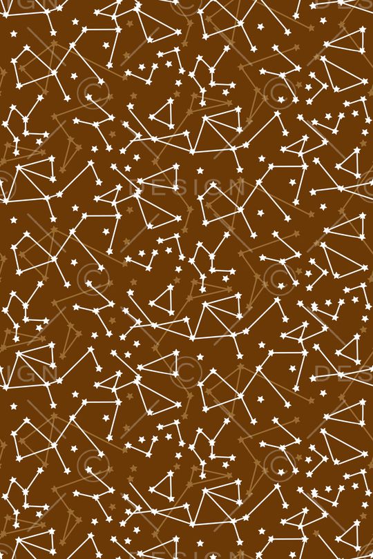 年轻女性印花华亿平台图片