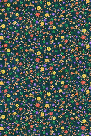 女装印花华亿平台图片