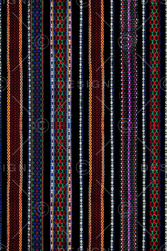 黑底花卉印花华亿平台图片