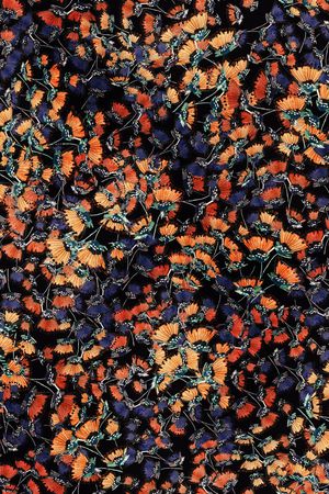 黑底花卉印花华亿平台图片